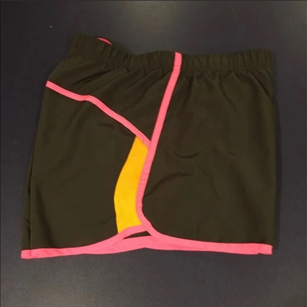 Nb Shorts - image 3